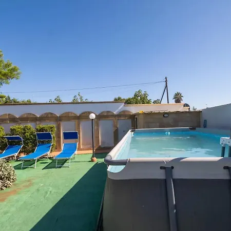 Casa vacanze Tritone In Luxury With Shared Pool Torre Lapillo