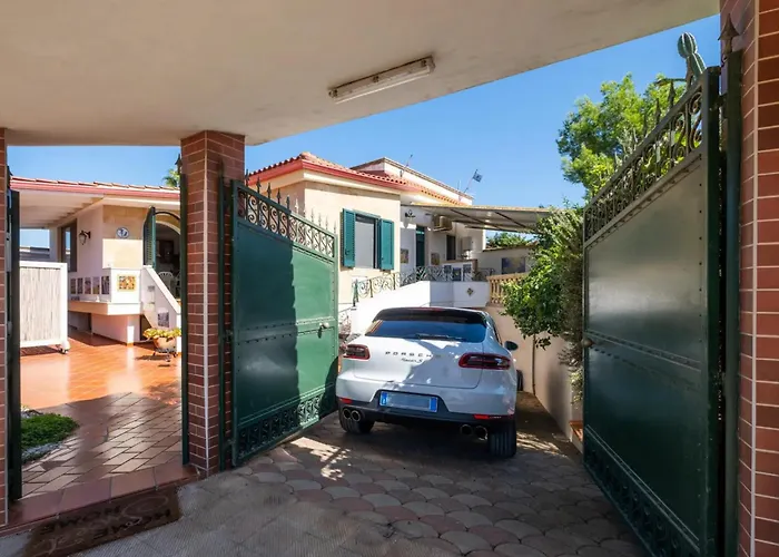 Tritone In Luxury With Shared Pool *