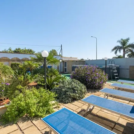 Tritone In Luxury With Shared Pool * Torre Lapillo