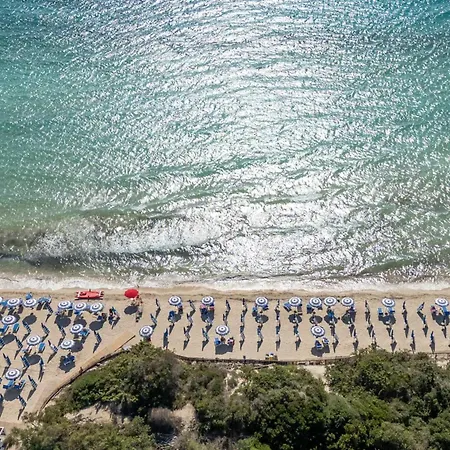 Tritone In Luxury With Shared Pool * Torre Lapillo