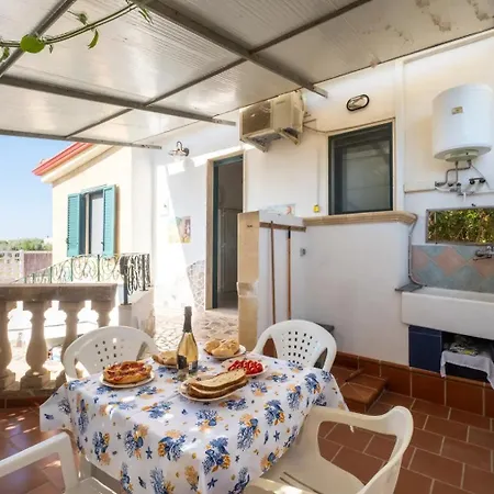 Tritone In Luxury With Shared Pool Holiday home Torre Lapillo