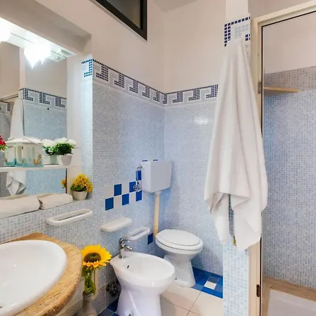 Tritone In Luxury With Shared Pool *