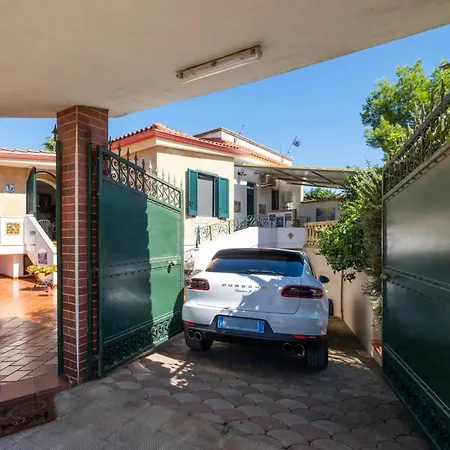 Tritone In Luxury With Shared Pool *