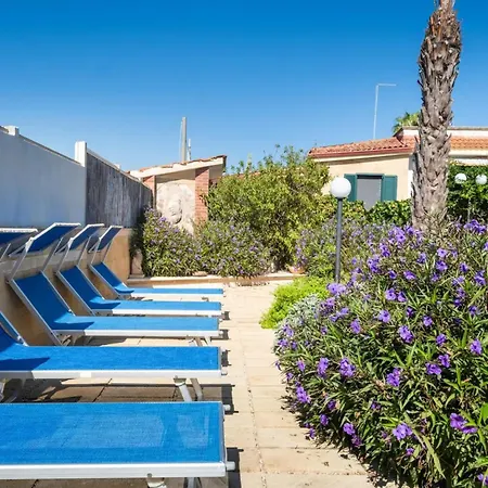 Tritone In Luxury With Shared Pool * Torre Lapillo